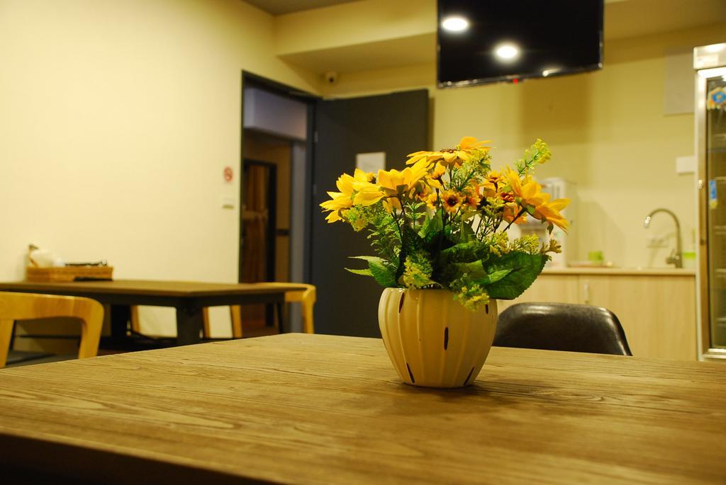 Taipei Livepal Hostel Екстер'єр фото