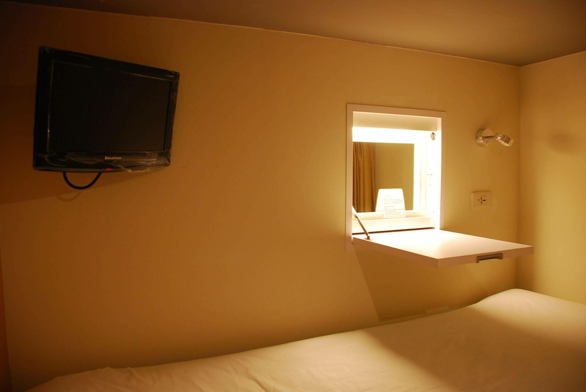 Taipei Livepal Hostel Екстер'єр фото